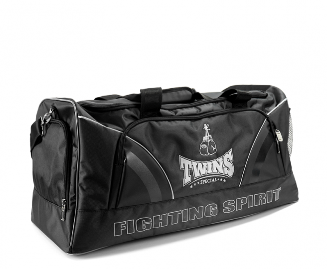 Twins BAG2 Gym Bag – black gear bag with zippered compartments and Twins branding for Muay Thai and boxing.