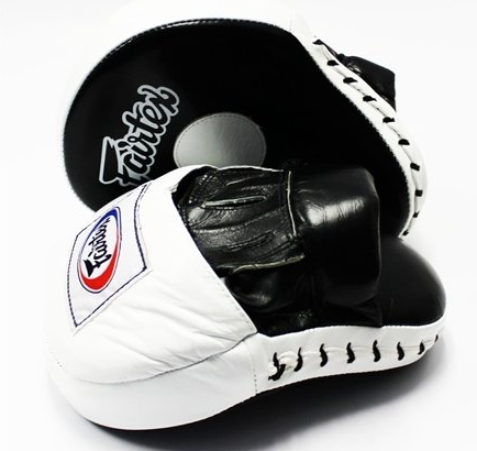 FAIRTEX - CURVED FOCUS MITTS (FMV9) - BLACK/WHITE